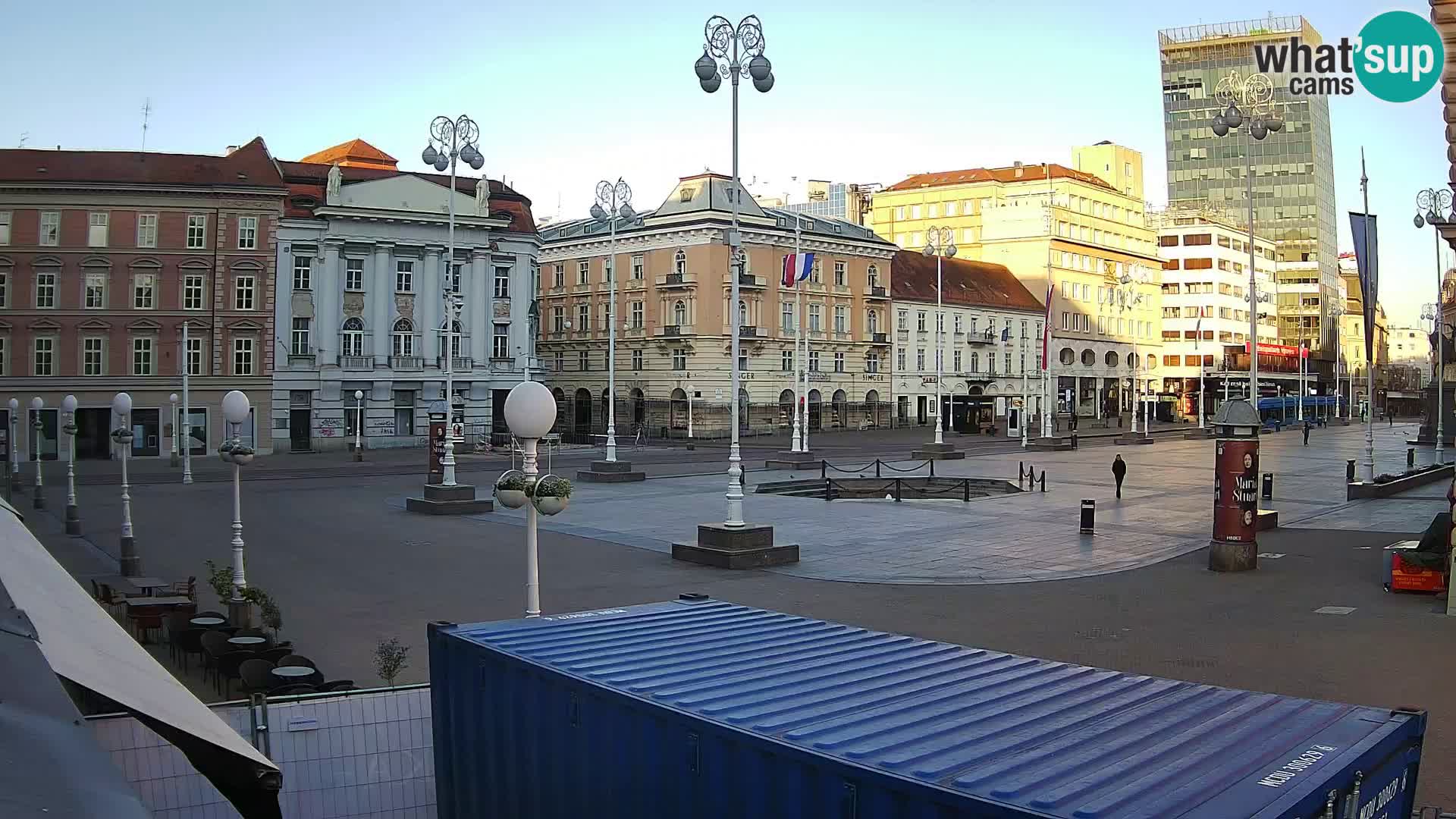 Zagreb Live Webcam – Bana Jelačić square