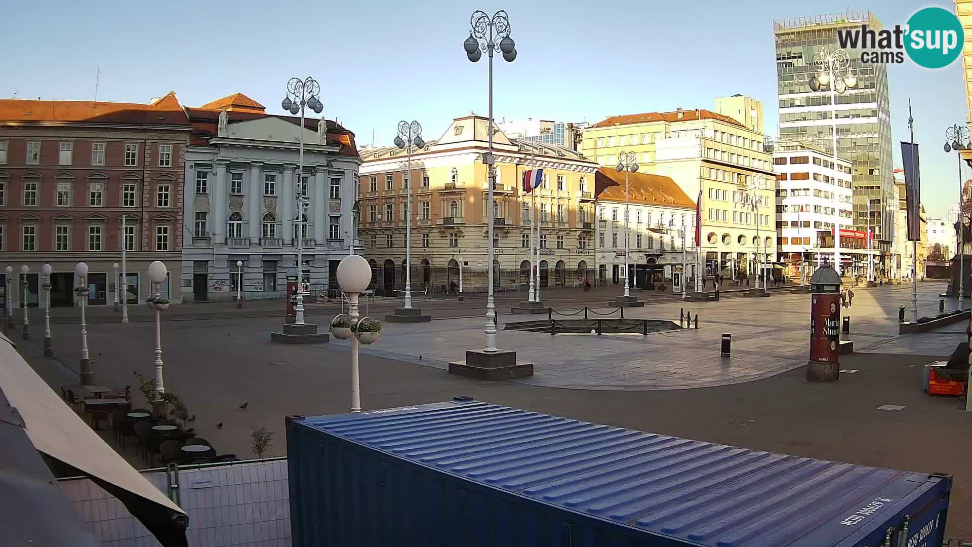Zagreb spletna kamera trg Bana Jelačića