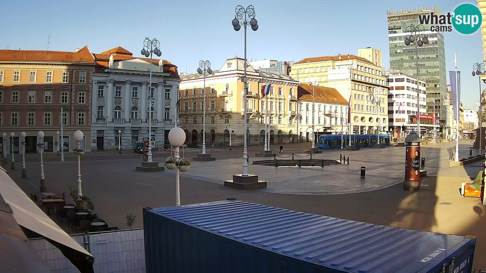 Zagreb Live Webcam – Bana Jelačić square