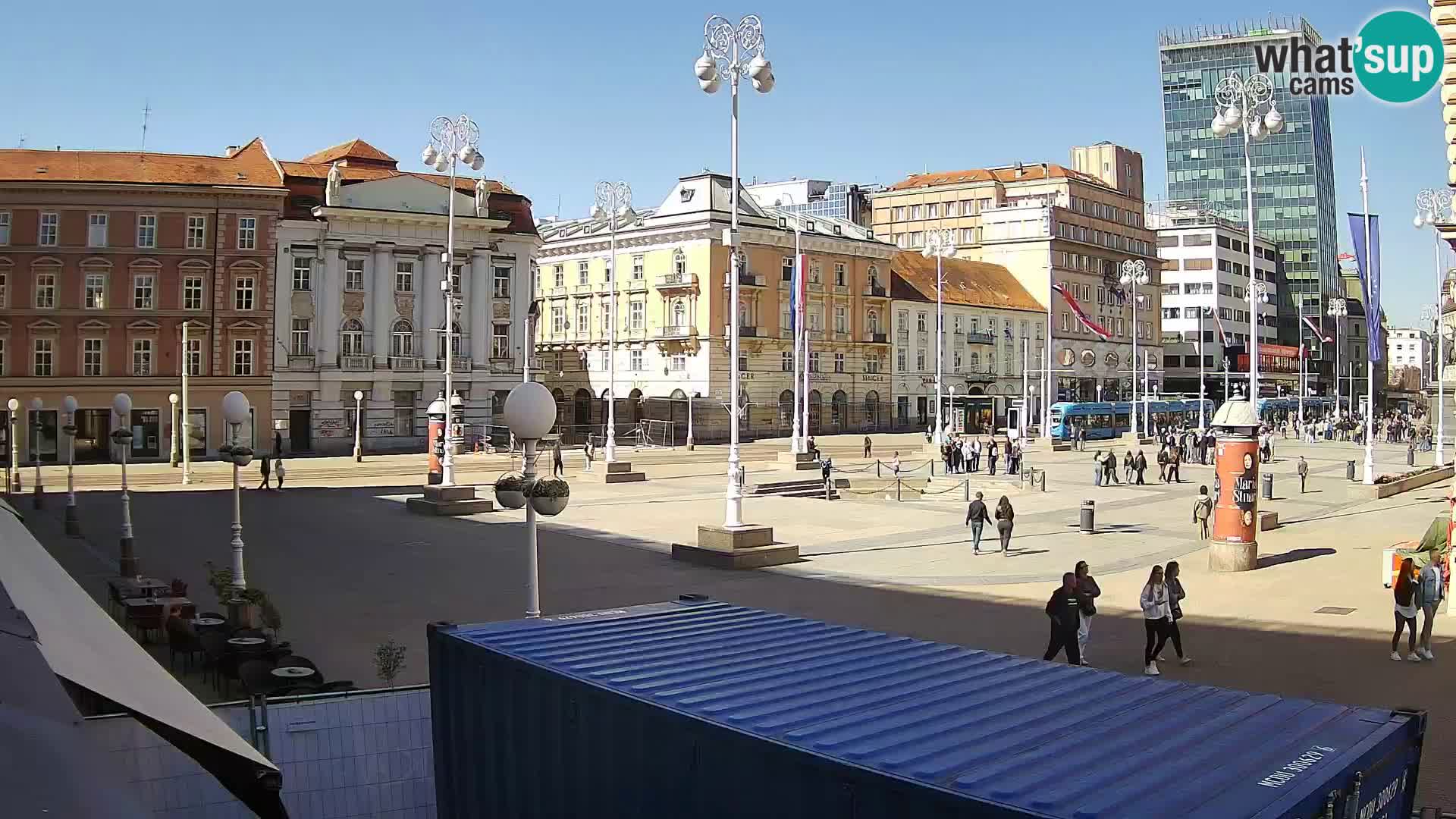 Zagreb spletna kamera trg Bana Jelačića
