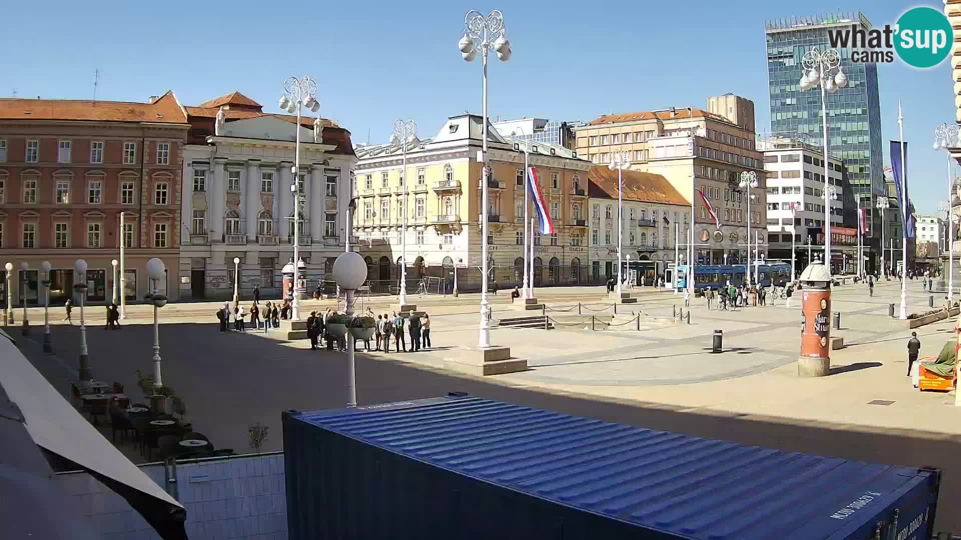Zagreb spletna kamera trg Bana Jelačića