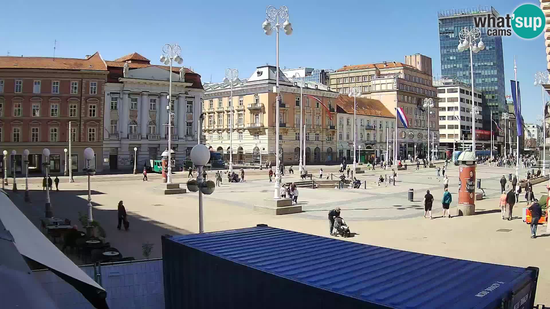 Zagreb spletna kamera trg Bana Jelačića
