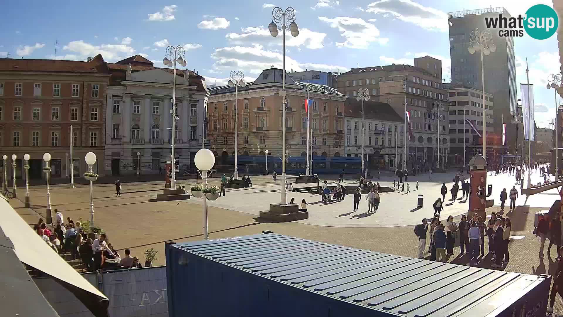 Zagreb spletna kamera trg Bana Jelačića