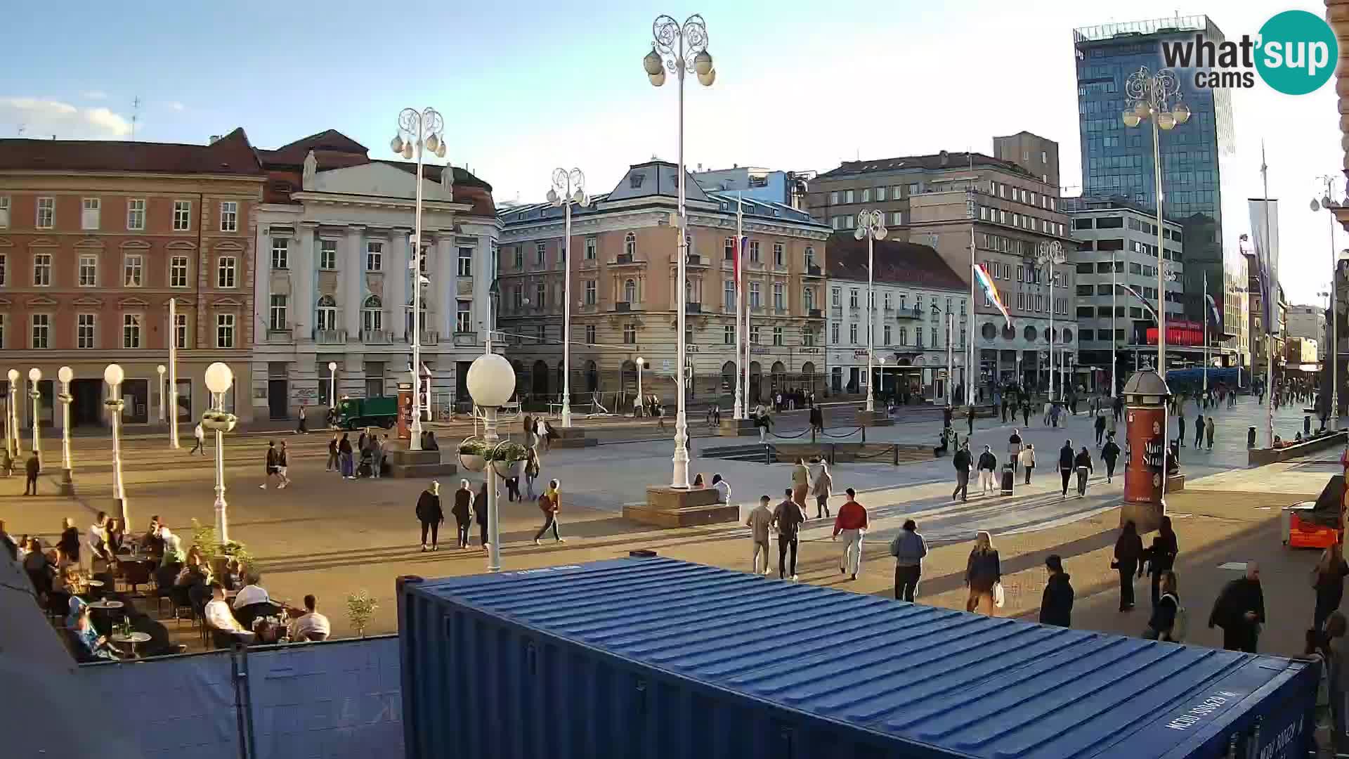 Zagreb spletna kamera trg Bana Jelačića