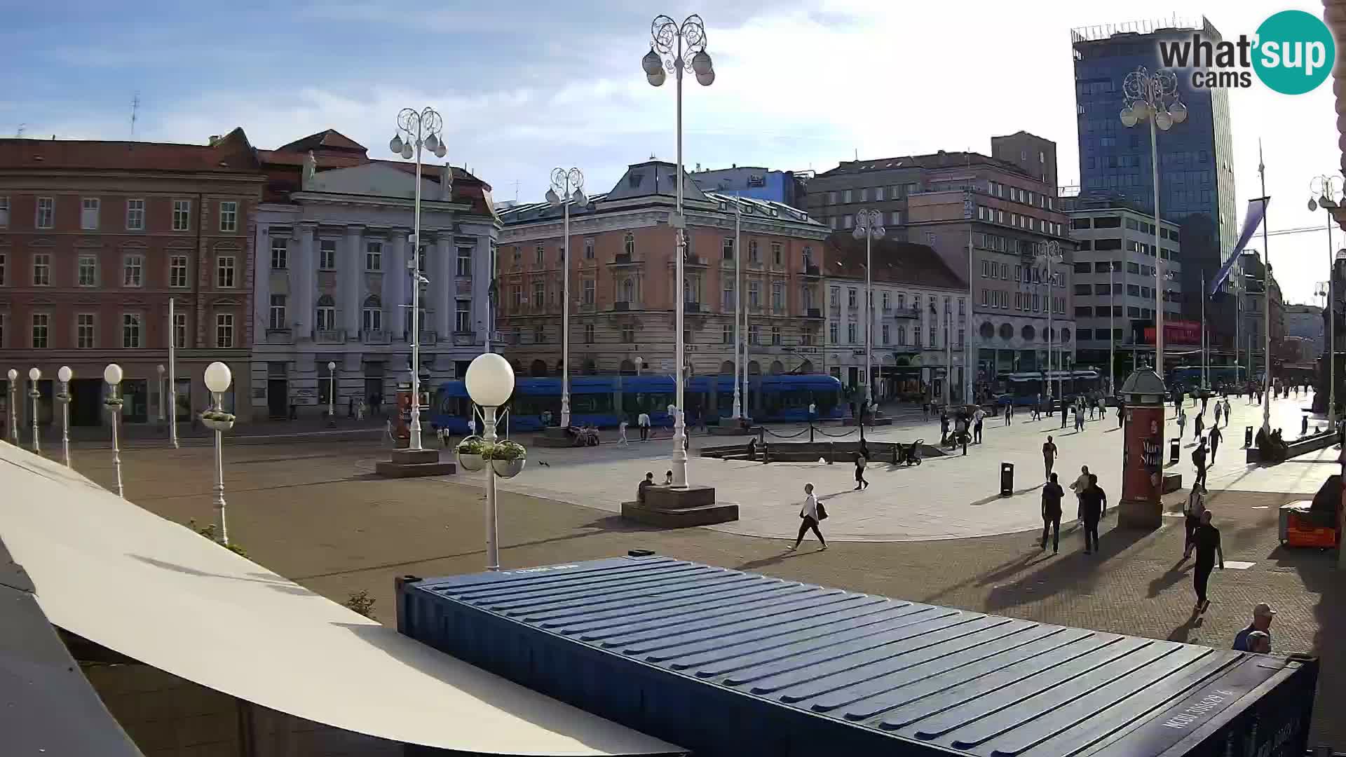 Zagreb Live Webcam – Bana Jelačić square