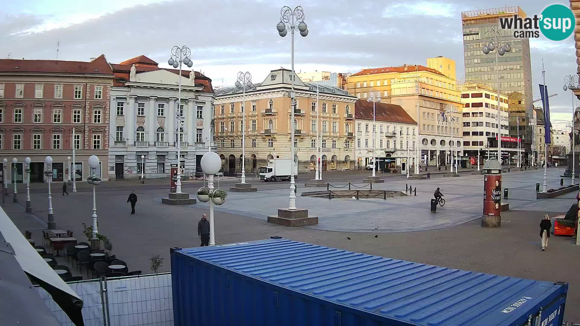 Zagreb Live Webcam – Bana Jelačić square