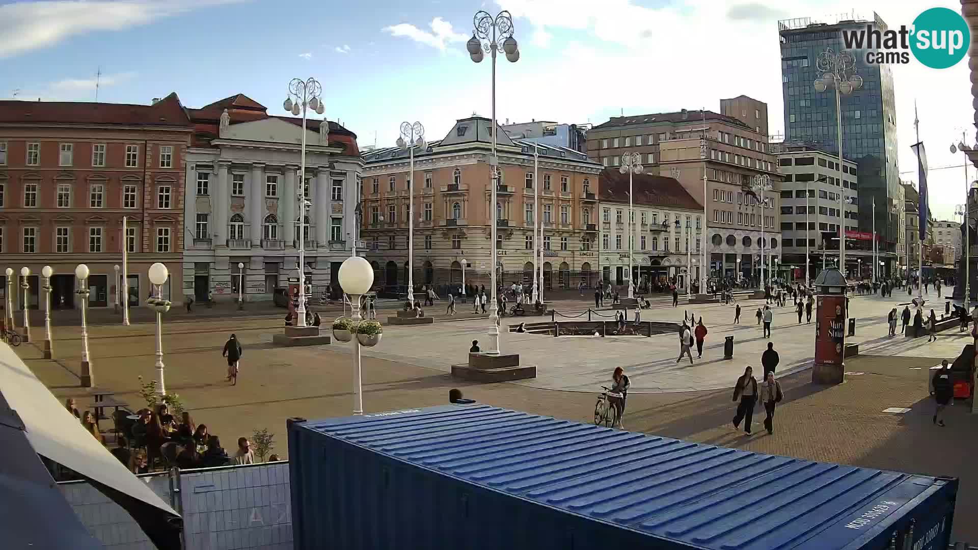 Zagreb spletna kamera trg Bana Jelačića