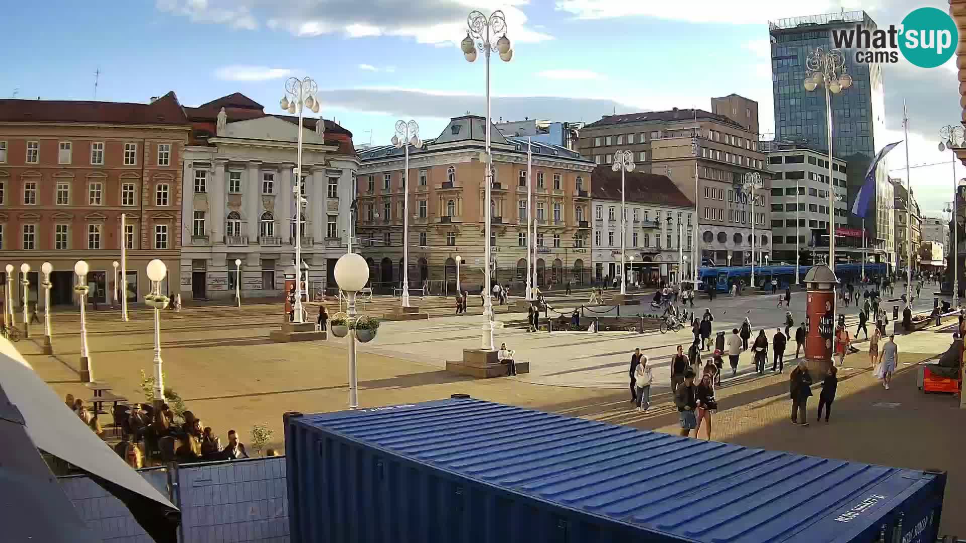 Zagreb Live Webcam – Bana Jelačić square