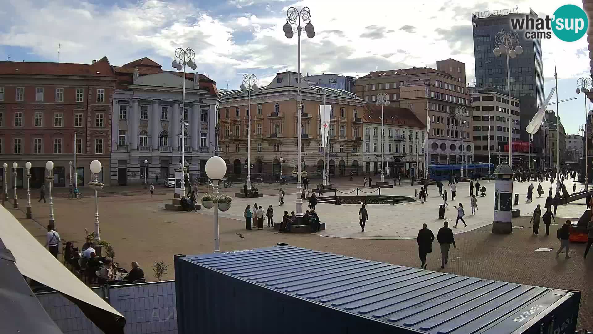 Zagreb Live Webcam – Bana Jelačić square