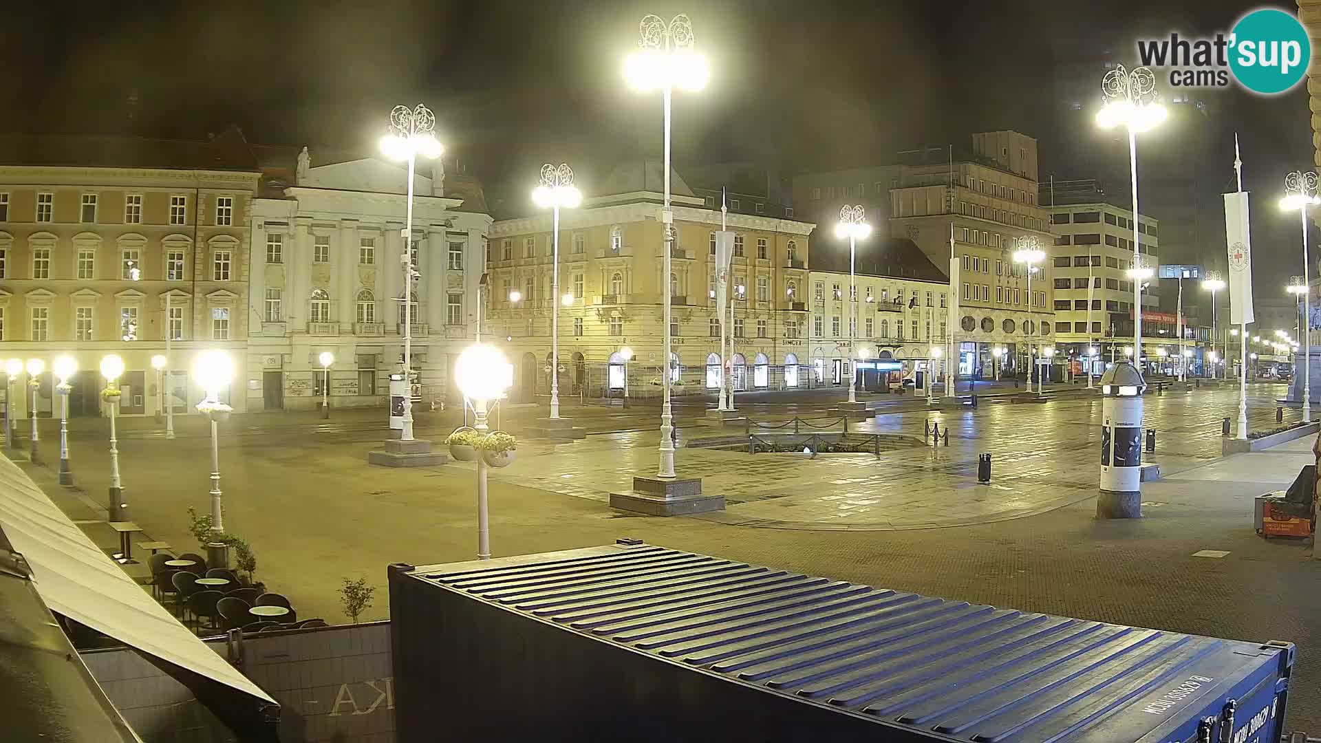 Zagreb spletna kamera trg Bana Jelačića