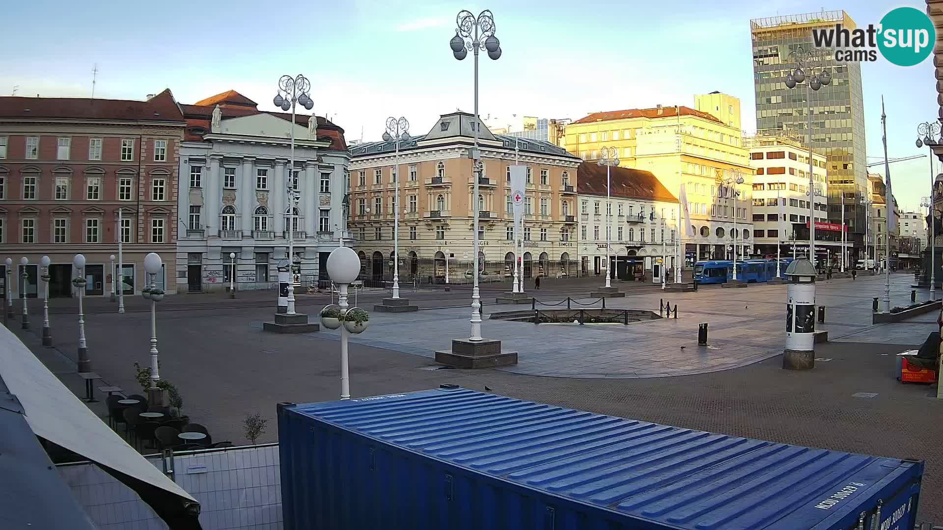 Zagreb Live Webcam – Bana Jelačić square