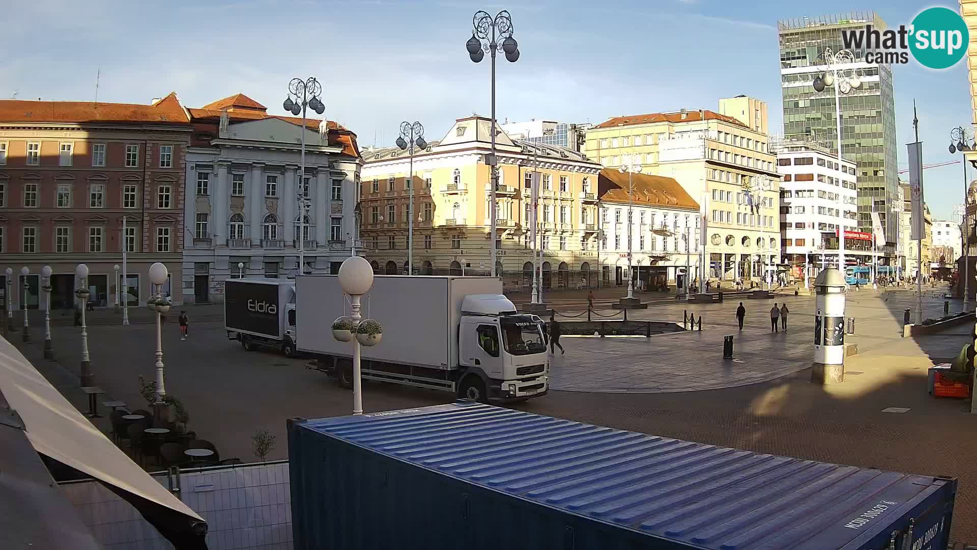 Zagreb Live Webcam – Bana Jelačić square