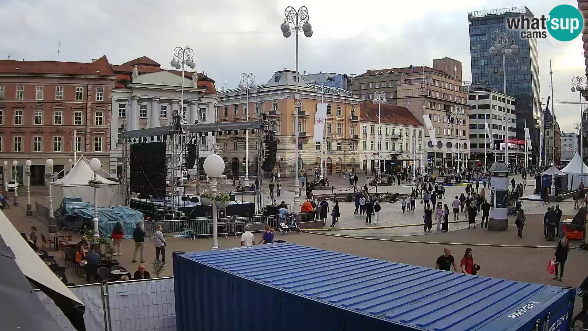 Zagreb spletna kamera trg Bana Jelačića