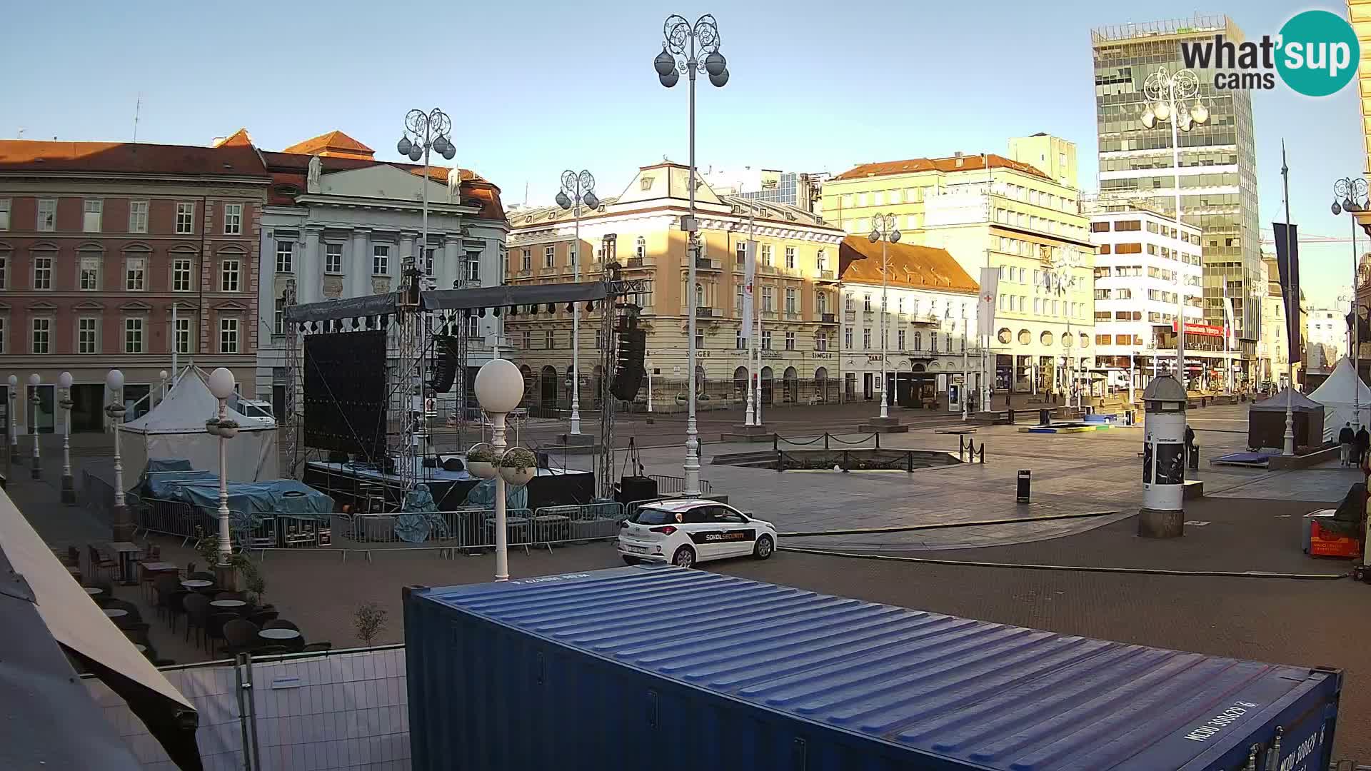 Zagreb Live Webcam – Bana Jelačić square