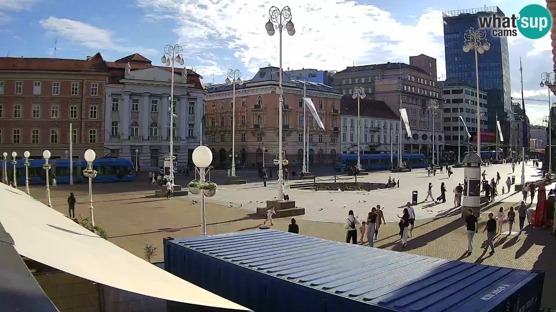 Zagreb Live Webcam – Bana Jelačić square