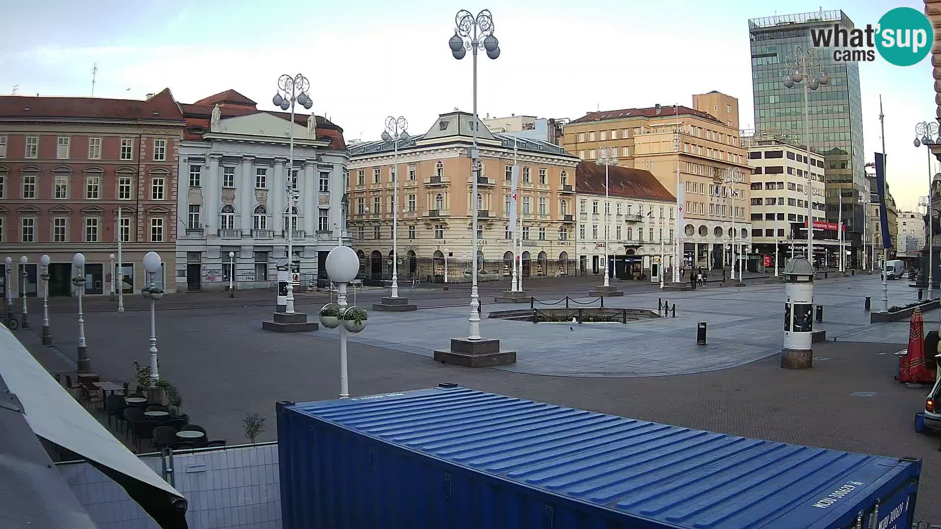 Zagreb spletna kamera trg Bana Jelačića