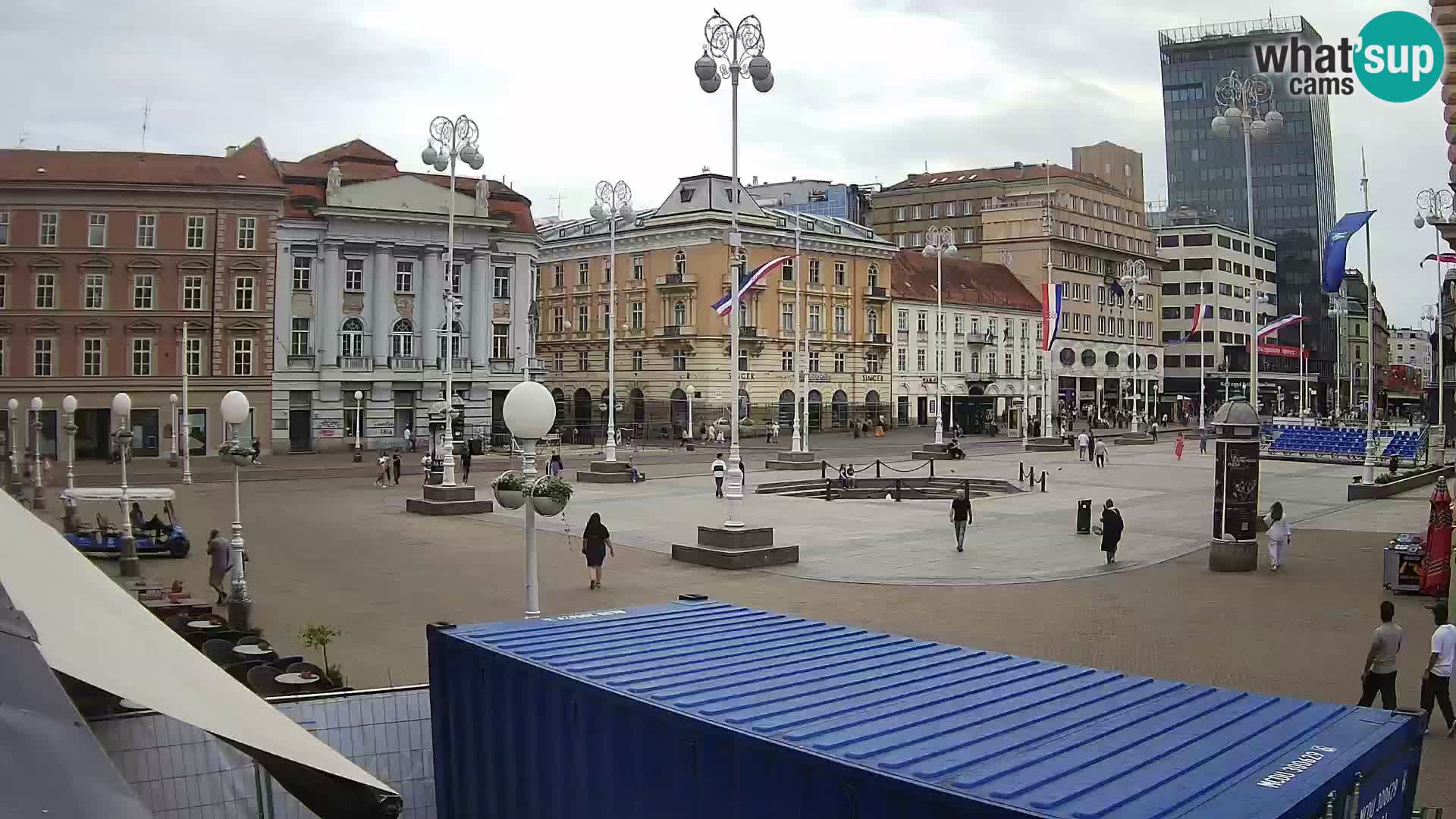 Zagreb spletna kamera trg Bana Jelačića