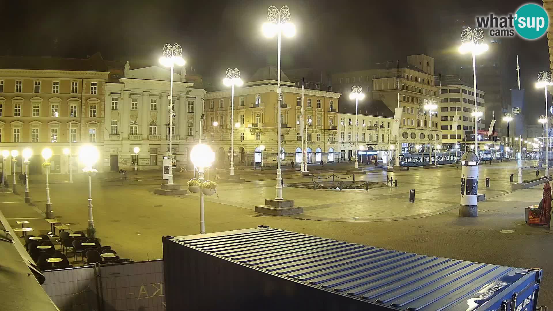 Zagreb spletna kamera trg Bana Jelačića