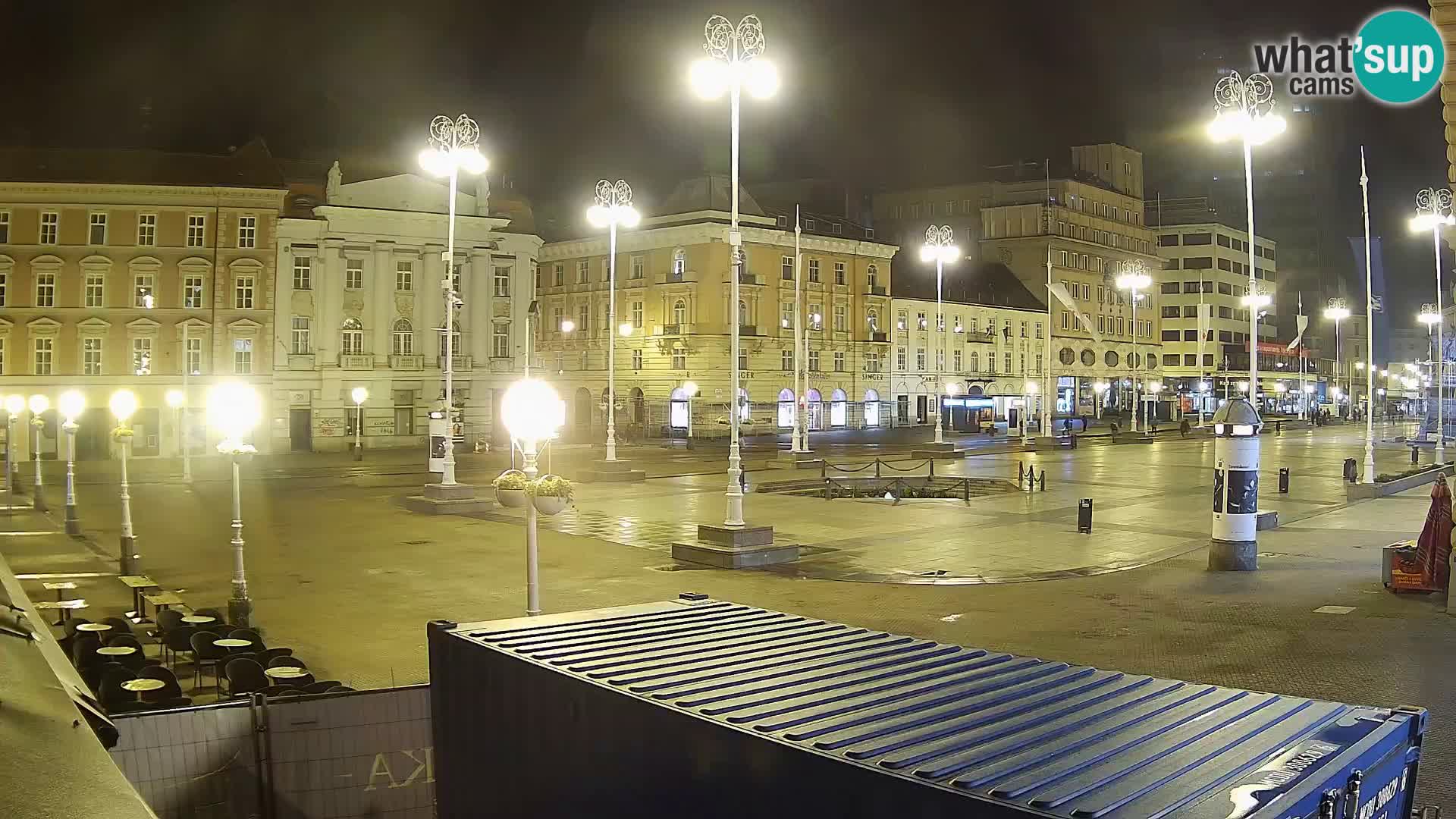 Zagreb spletna kamera trg Bana Jelačića