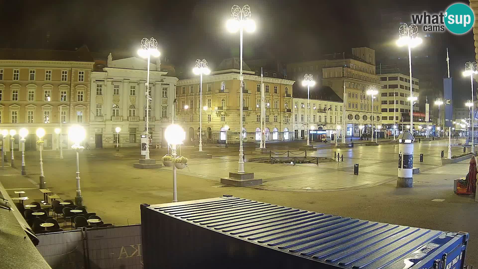 Zagreb spletna kamera trg Bana Jelačića