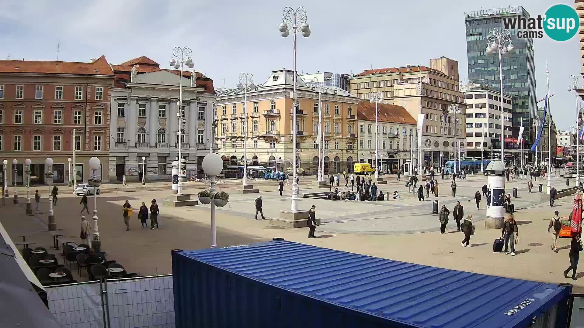 Zagreb spletna kamera trg Bana Jelačića
