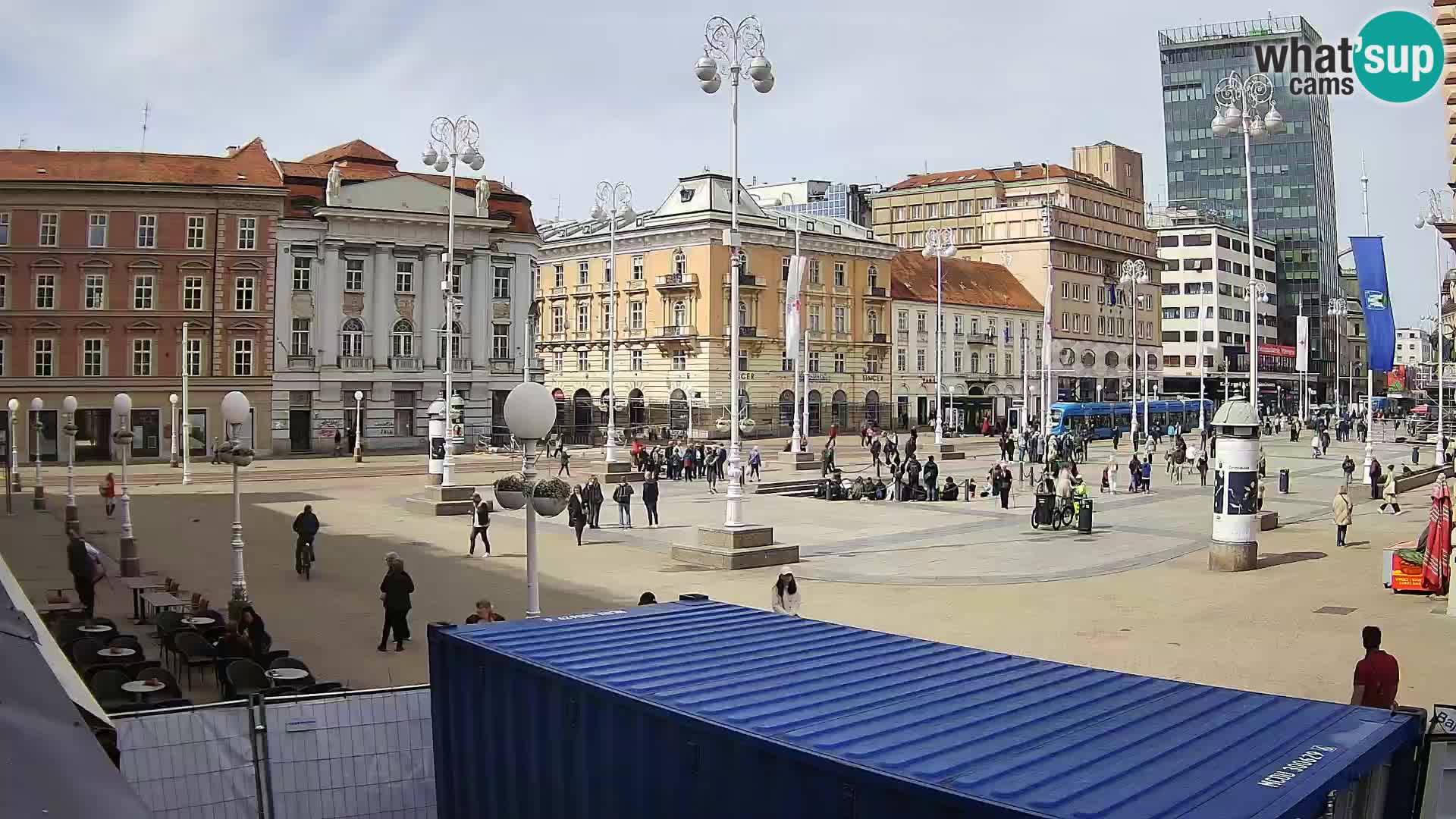 Zagreb spletna kamera trg Bana Jelačića