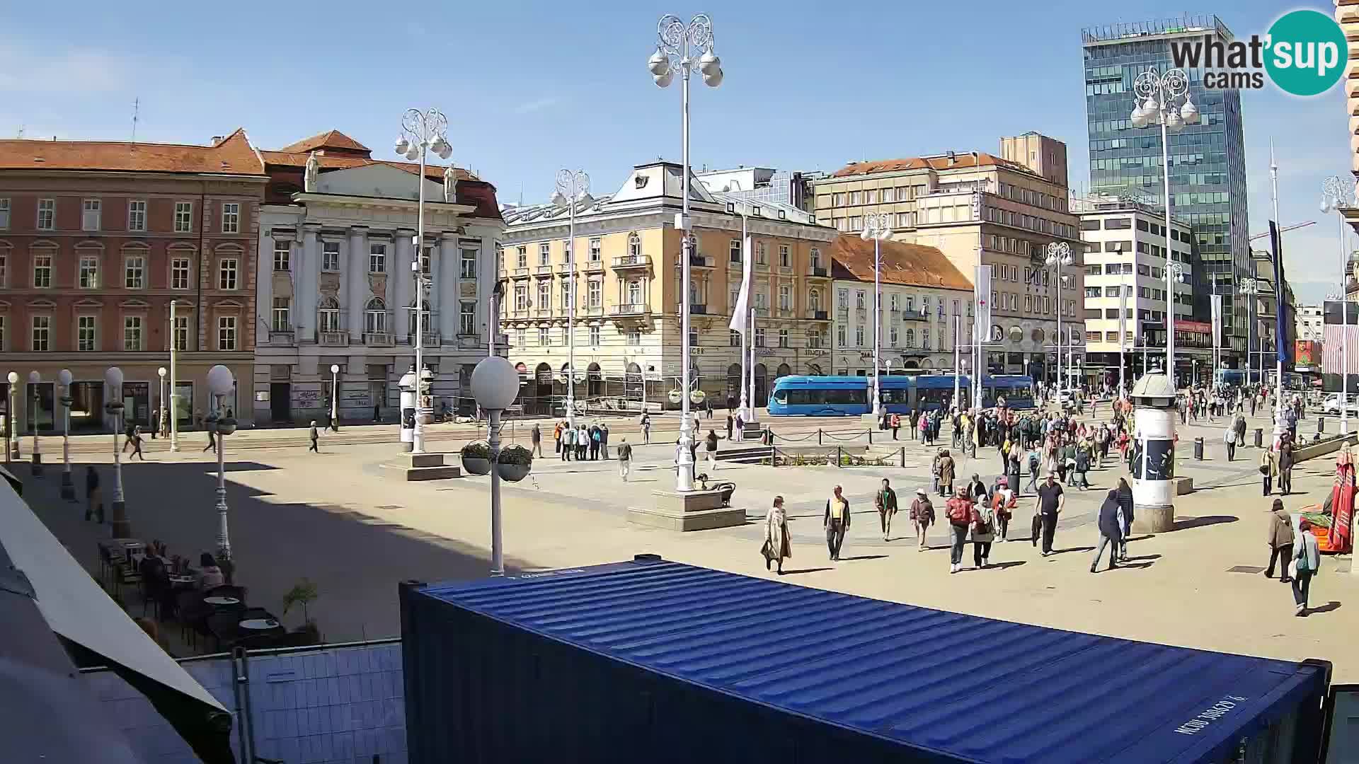 Zagreb spletna kamera trg Bana Jelačića