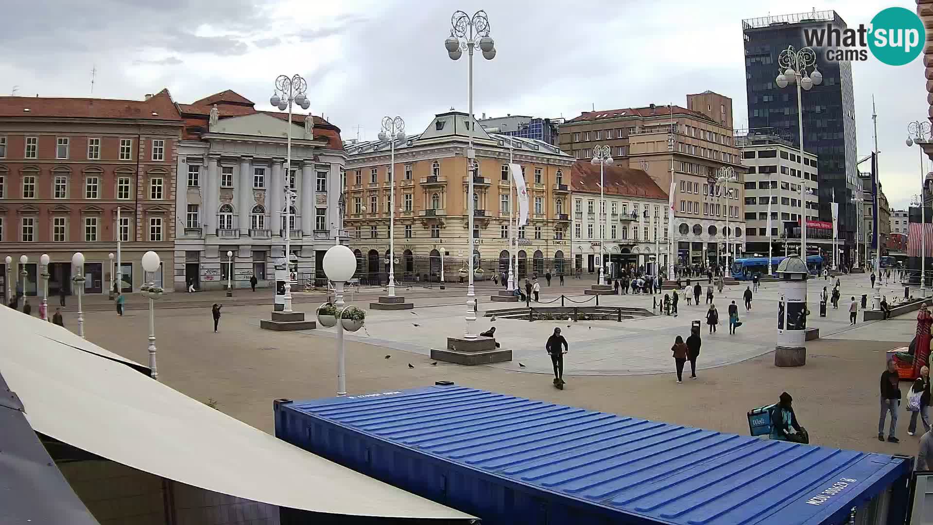 Zagreb spletna kamera trg Bana Jelačića