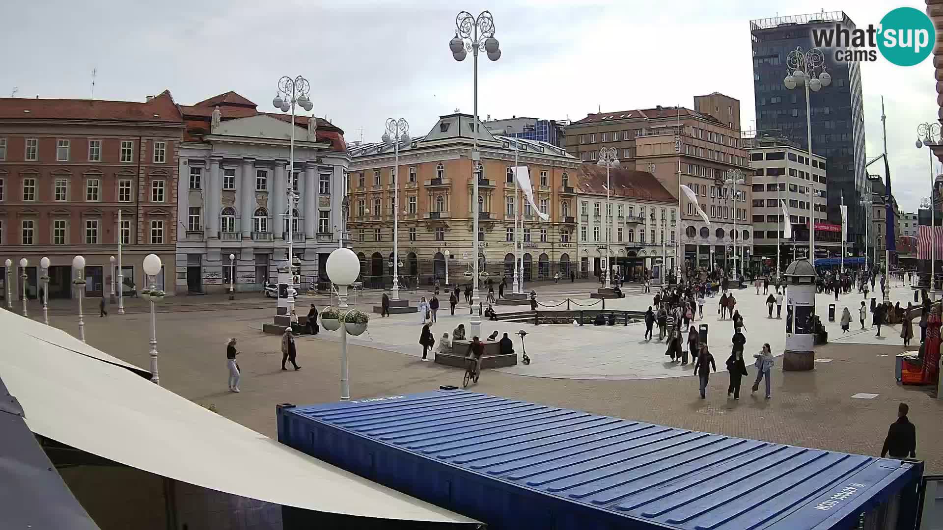 Zagreb spletna kamera trg Bana Jelačića