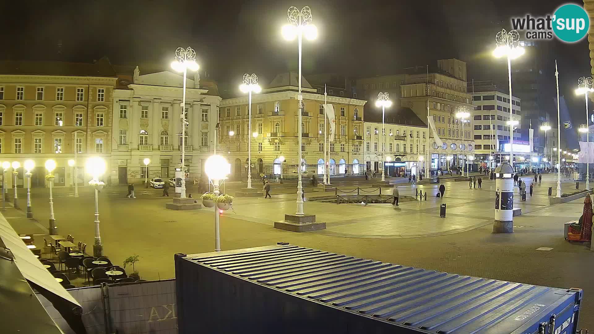 Zagreb spletna kamera trg Bana Jelačića