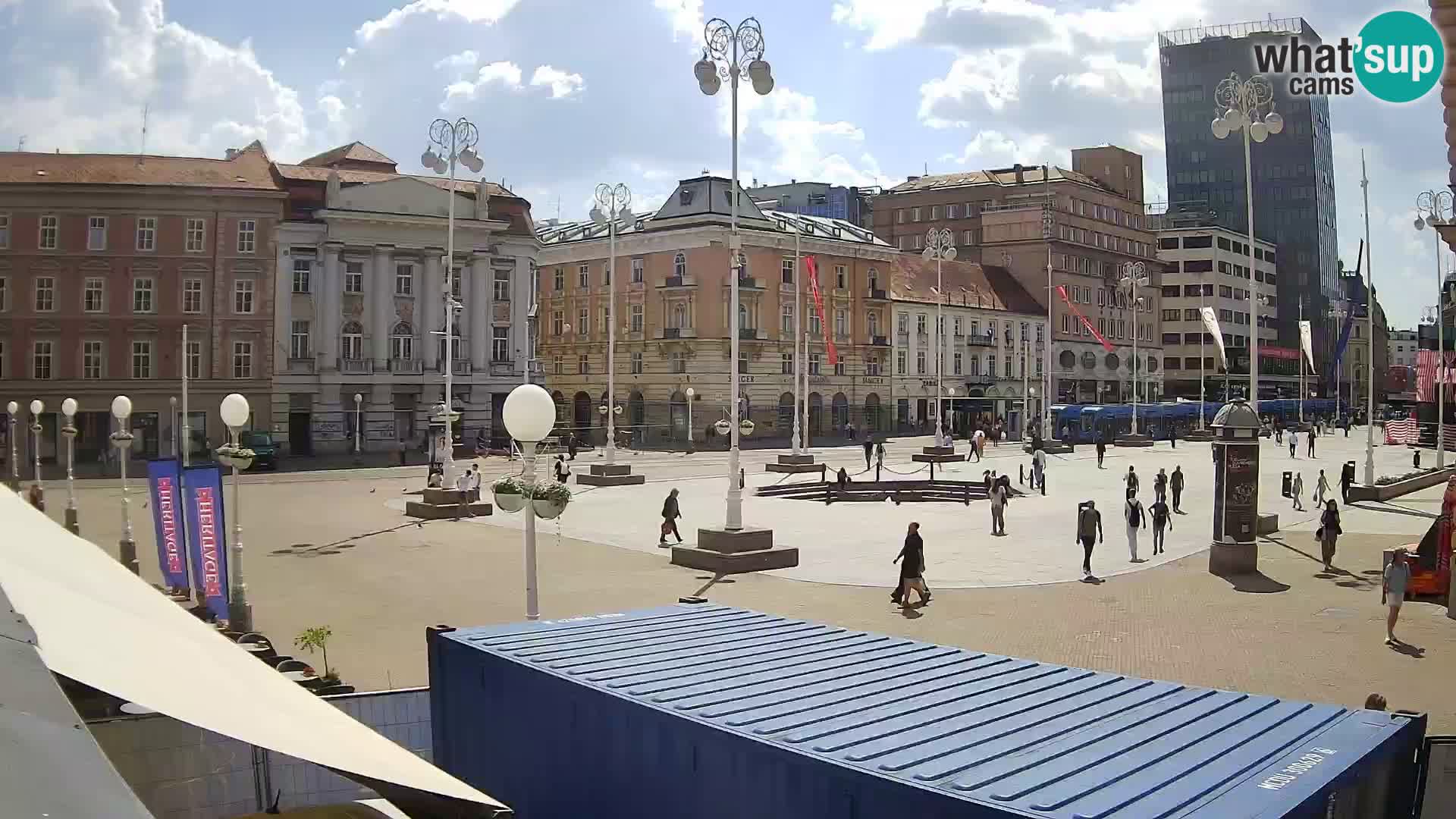 Zagreb Live Webcam – Bana Jelačić square