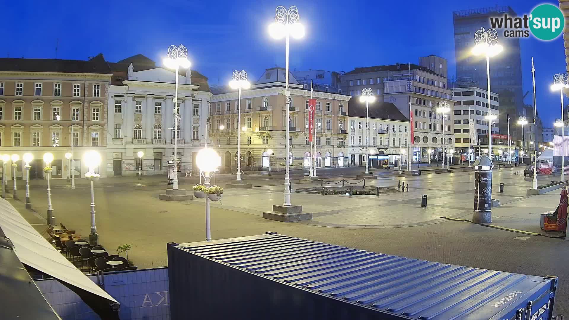 Zagreb spletna kamera trg Bana Jelačića