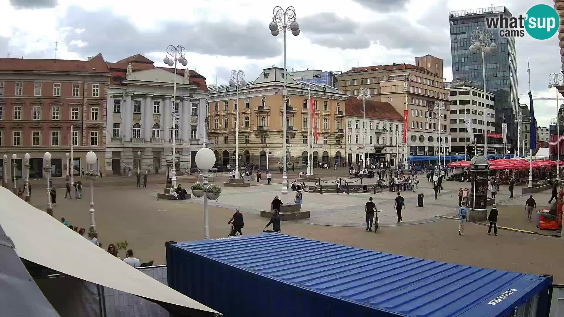 Zagreb Live Webcam – Bana Jelačić square