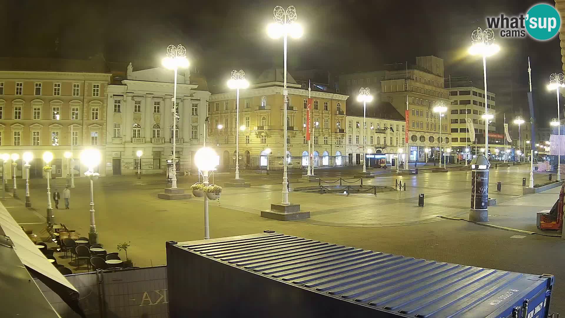 Zagreb spletna kamera trg Bana Jelačića