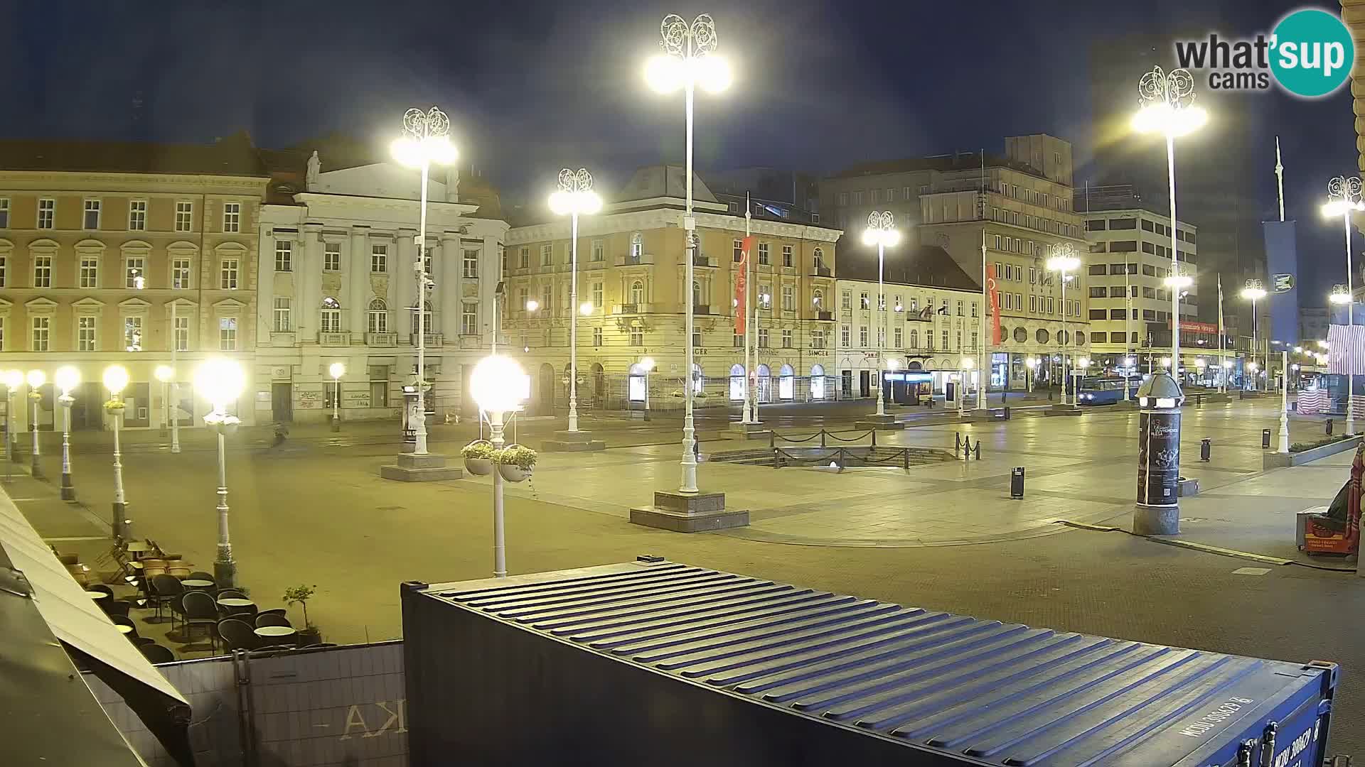 Zagreb spletna kamera trg Bana Jelačića