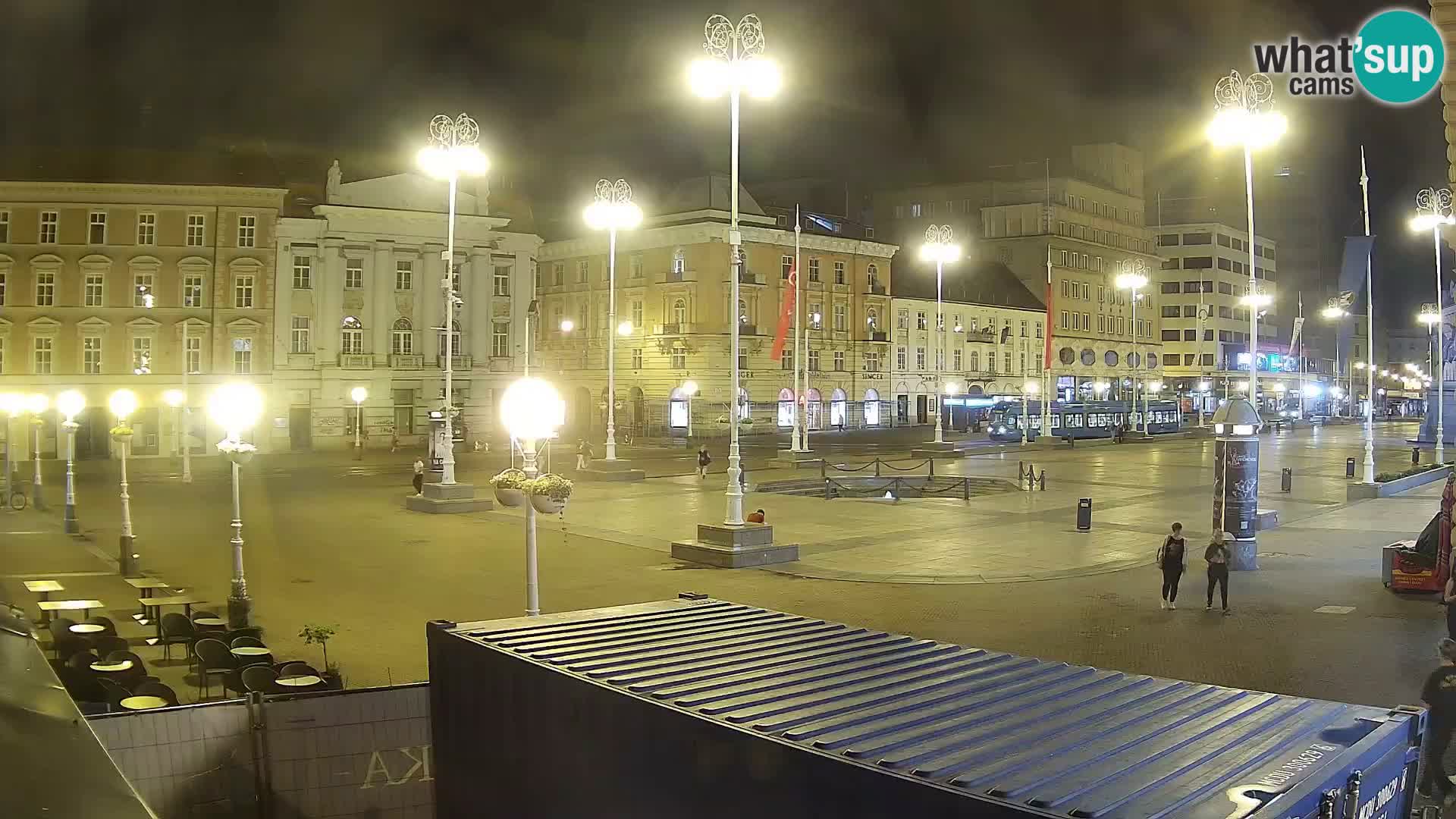 Zagreb spletna kamera trg Bana Jelačića