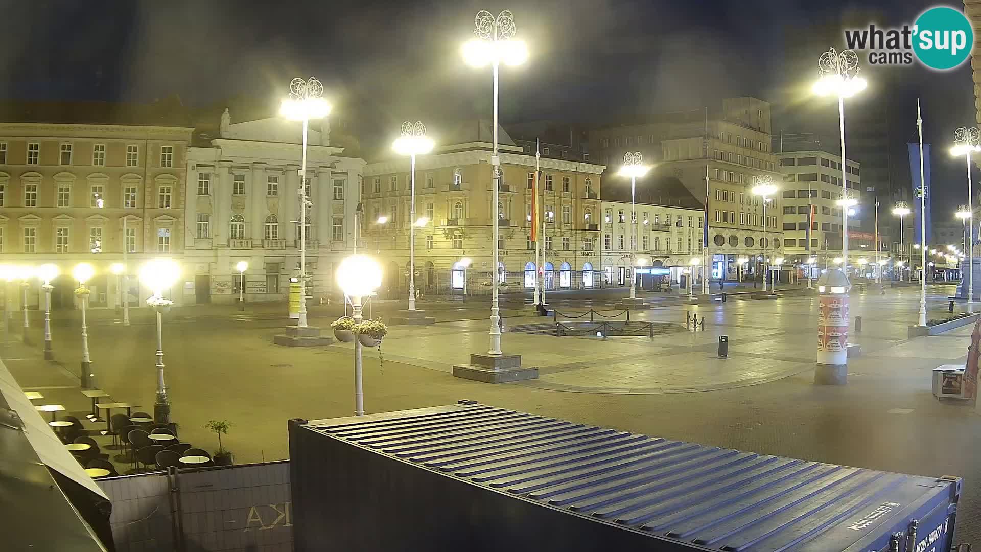 Zagreb spletna kamera trg Bana Jelačića