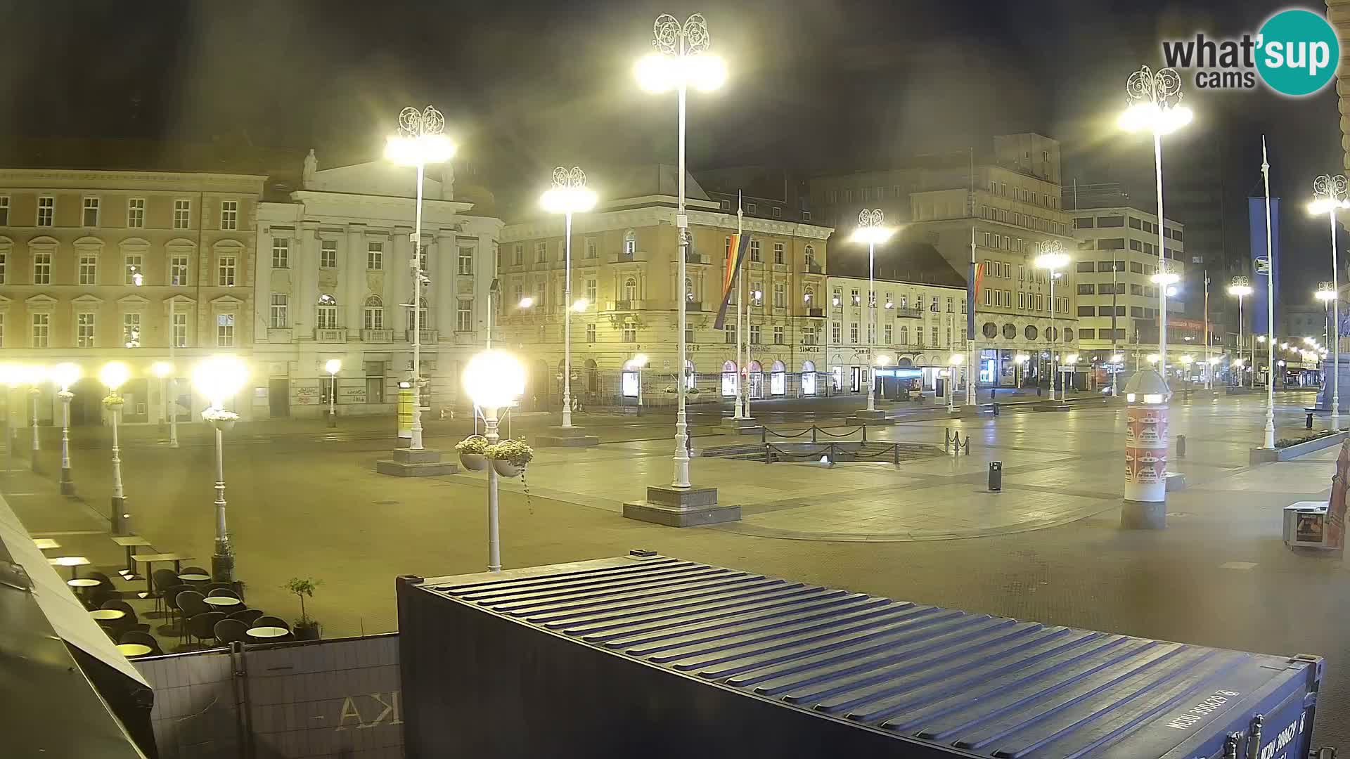 Zagreb spletna kamera trg Bana Jelačića