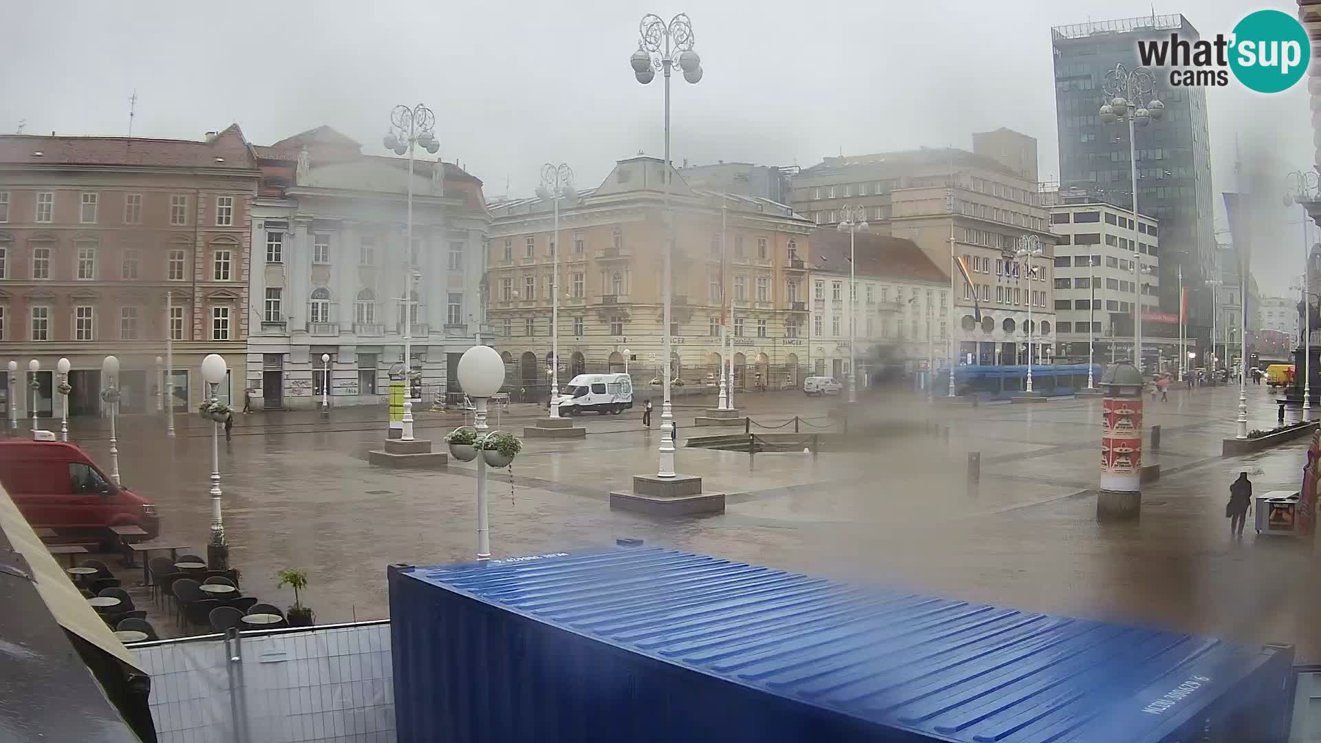 Zagreb spletna kamera trg Bana Jelačića