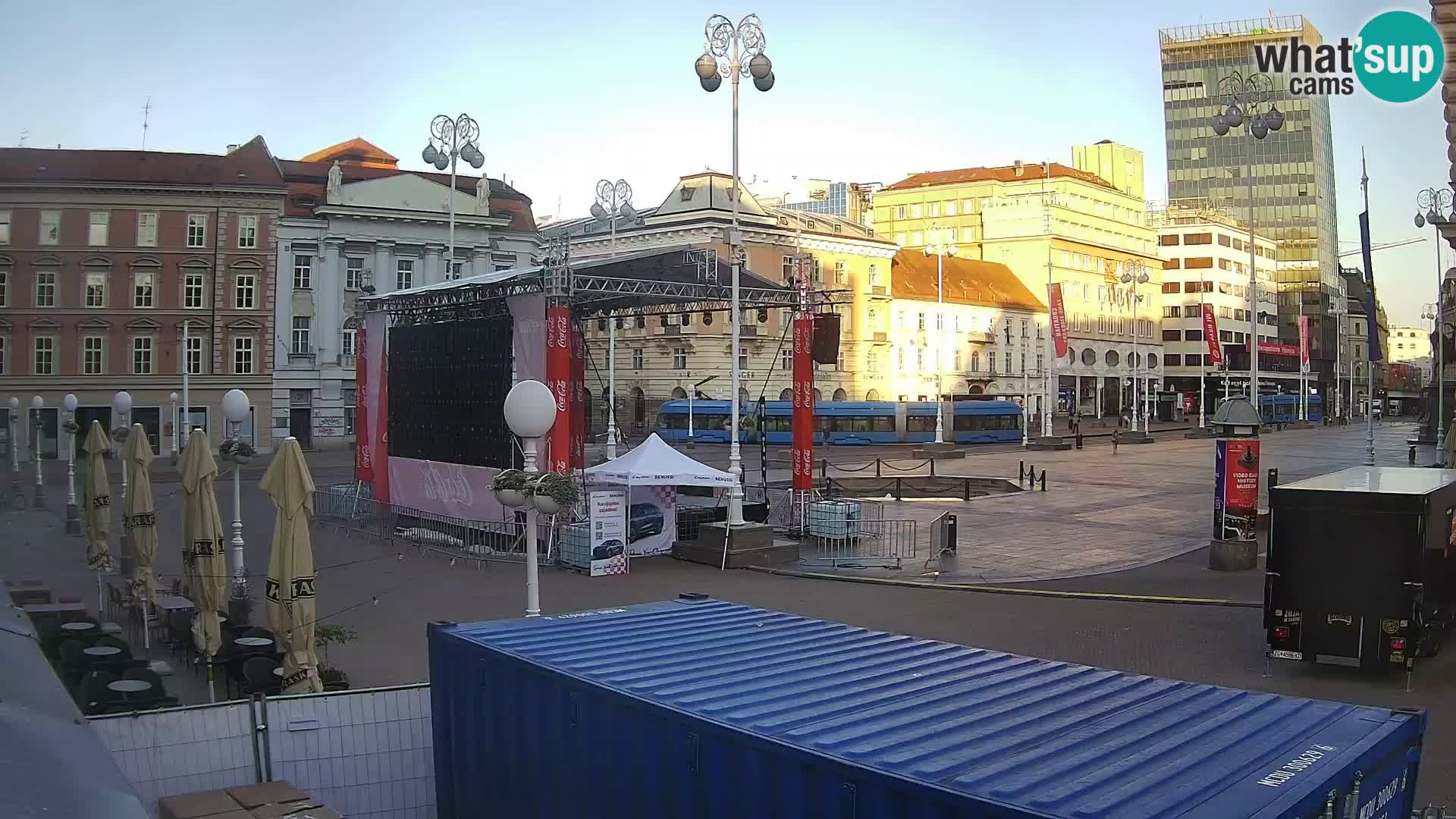 Zagreb Live Webcam – Bana Jelačić square