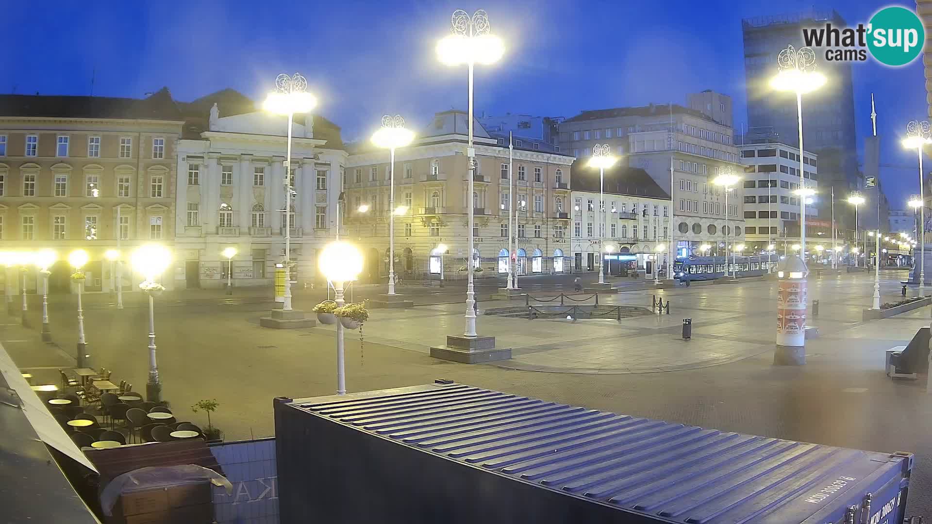 Zagreb Live Webcam – Bana Jelačić square