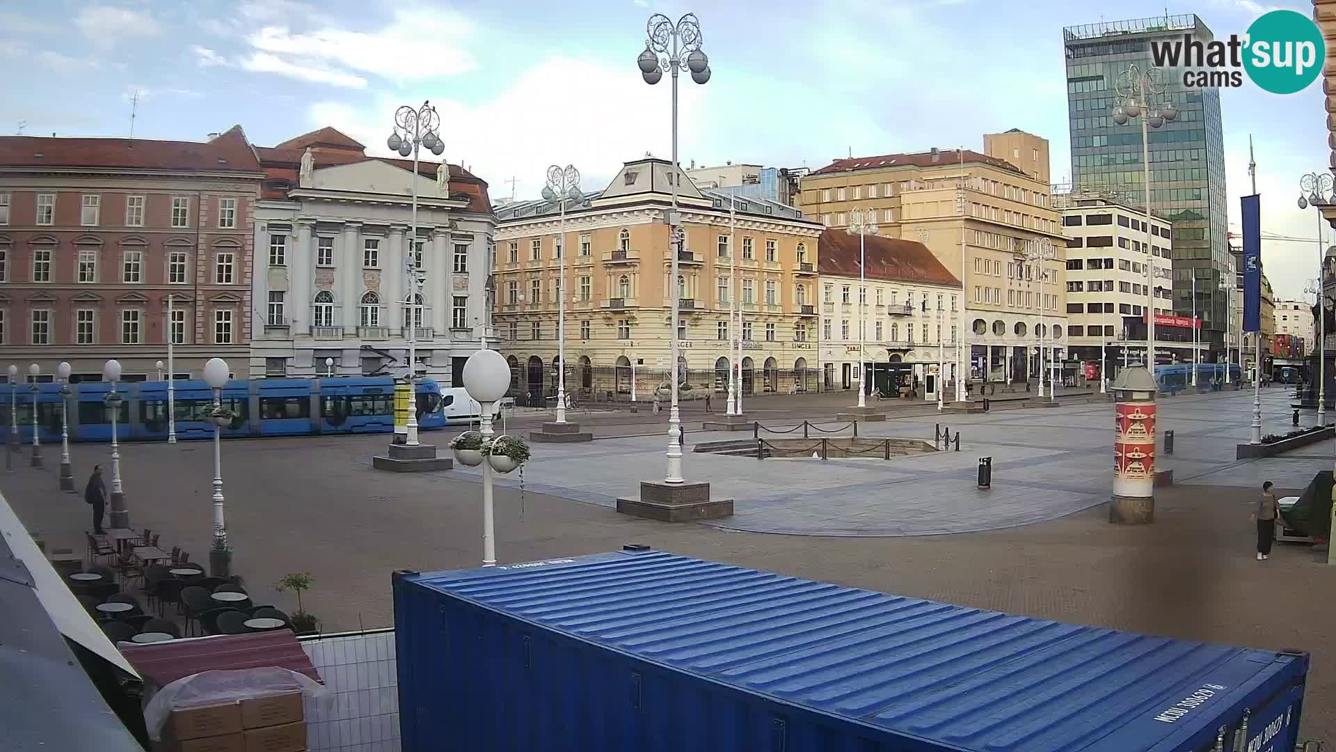 Zagreb Live Webcam – Bana Jelačić square