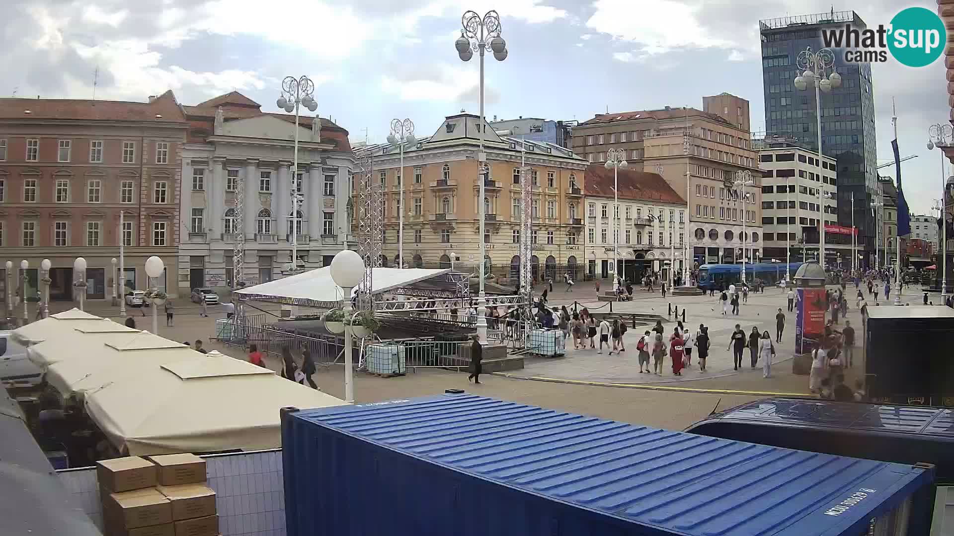 Zagreb Live Webcam – Bana Jelačić square