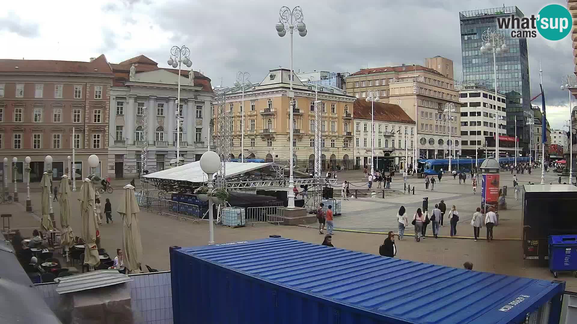 Zagreb spletna kamera trg Bana Jelačića
