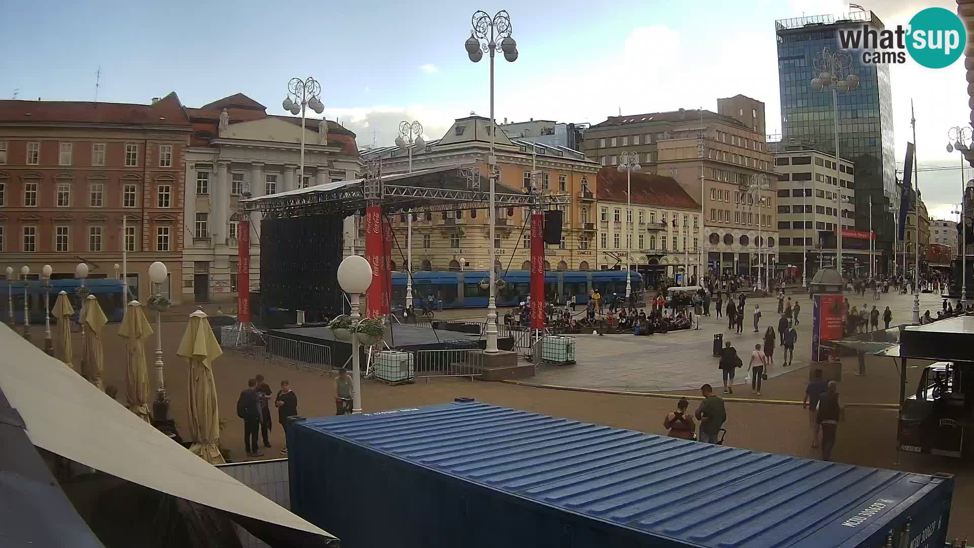 Zagreb Live Webcam – Bana Jelačić square