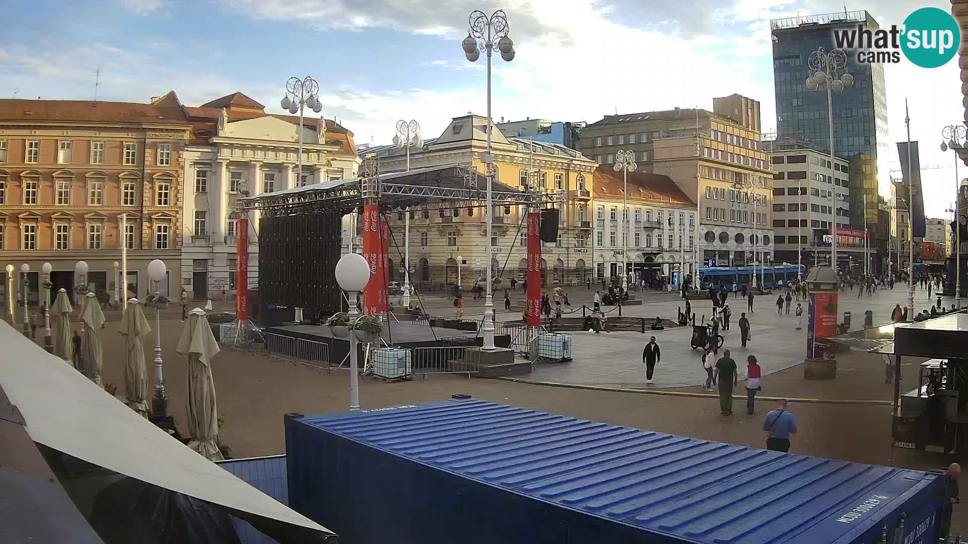 Zagreb Live Webcam – Bana Jelačić square