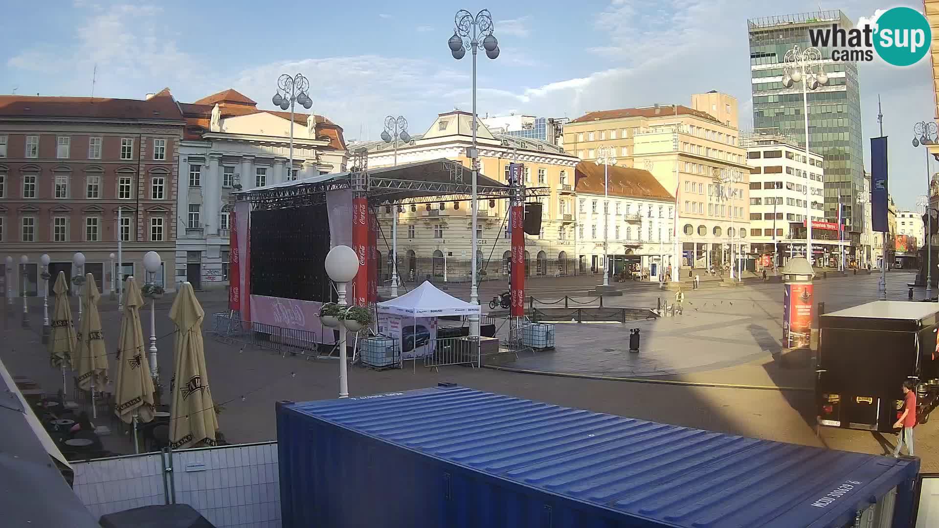 Zagreb spletna kamera trg Bana Jelačića