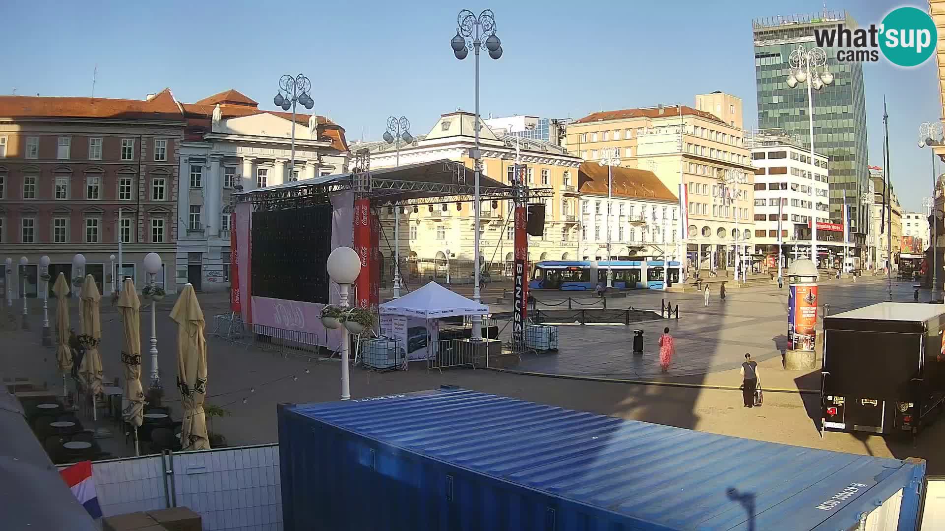 Zagreb spletna kamera trg Bana Jelačića