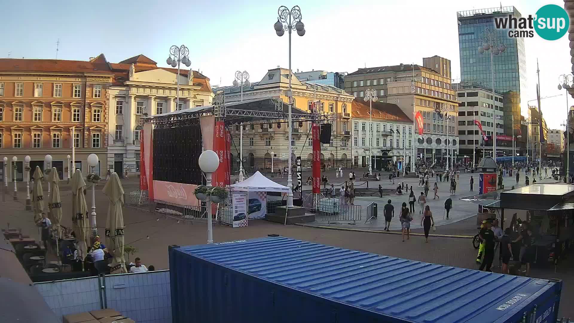 Zagreb Live Webcam – Bana Jelačić square