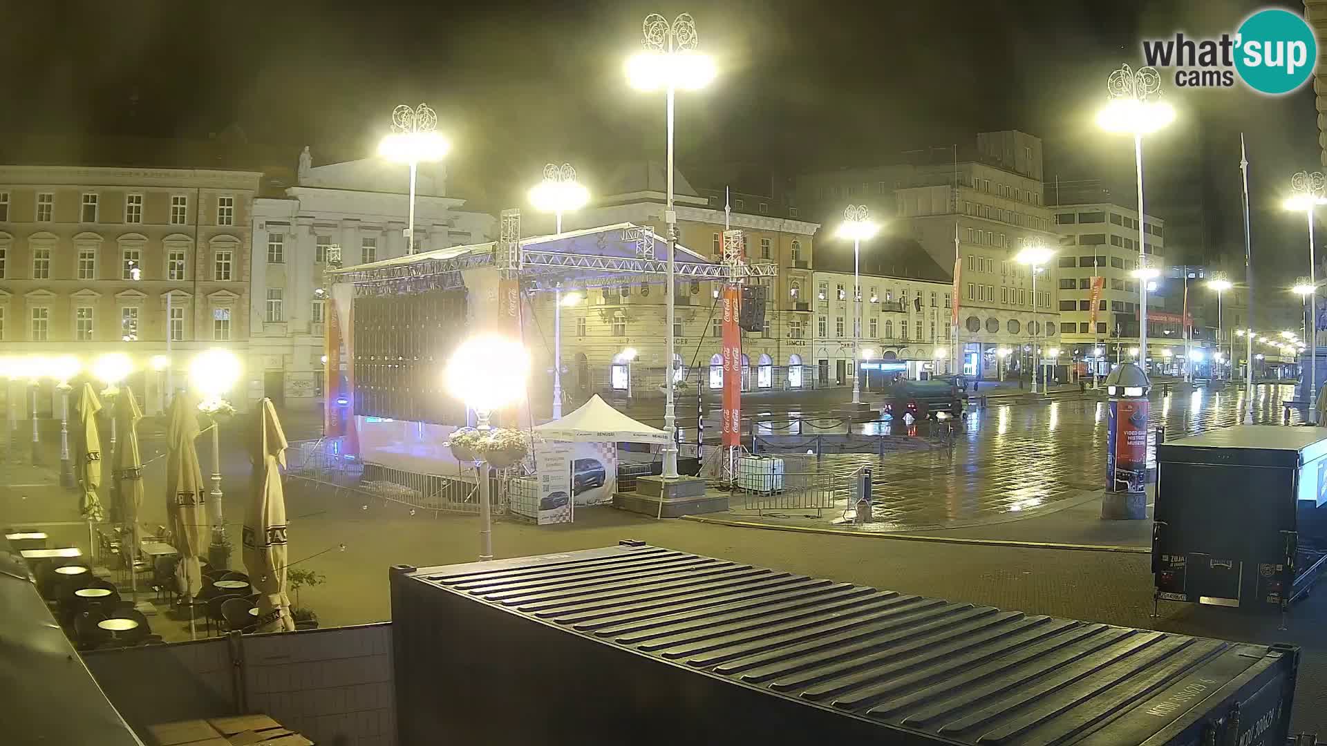 Zagreb spletna kamera trg Bana Jelačića